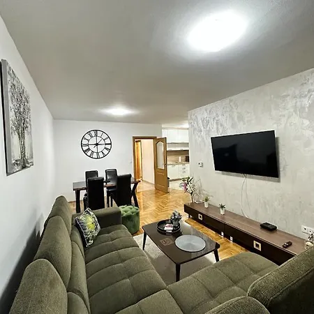 Erna Apartment